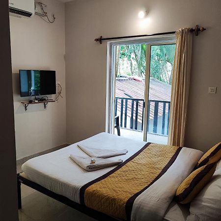 Shivam Bnb Мандрем Экстерьер фото