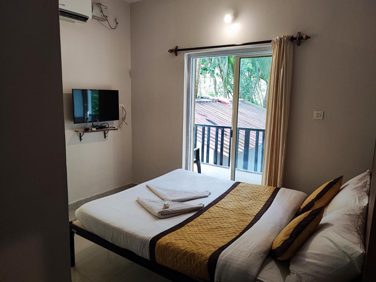 Shivam Bnb Мандрем Экстерьер фото