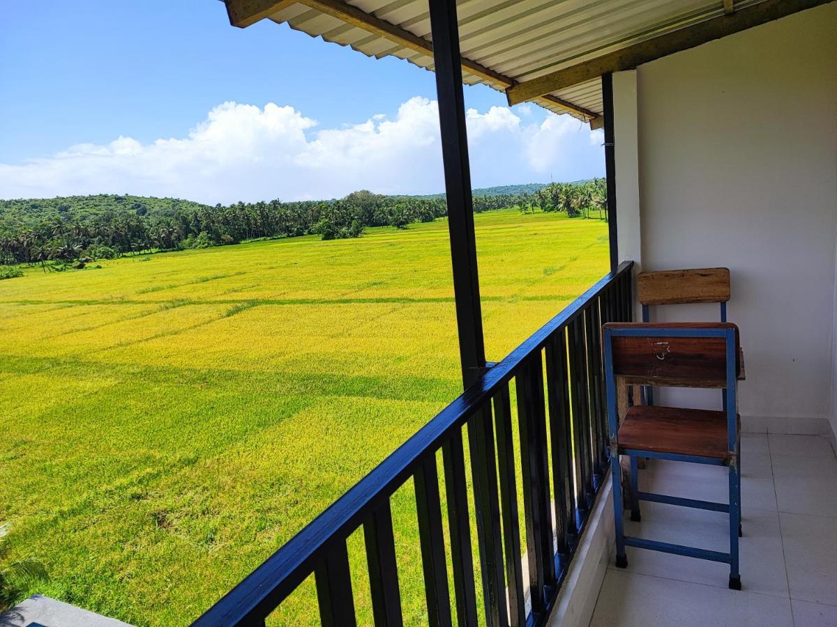 Shivam Bnb Мандрем Экстерьер фото